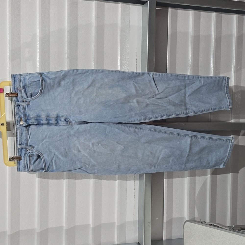 Celebrity Pink Light Wash Jeans Sizw 13/31